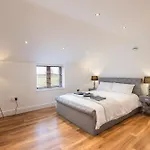 بيت للعطل Jenny's Barn - Sleeping 9, Dog Friendly Staveley (Yorkshire)