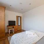 Jenny's Barn - Sleeping 9, Dog Friendly بيت للعطل