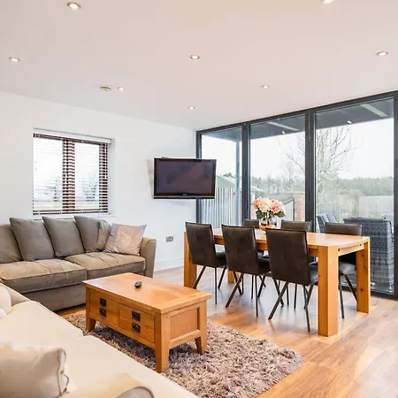 Jenny's Barn - Sleeping 9, Dog Friendly *