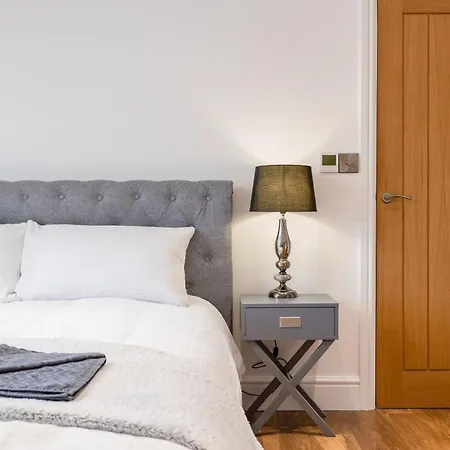 Jenny's Barn - Sleeping 9, Dog Friendly בית נופש