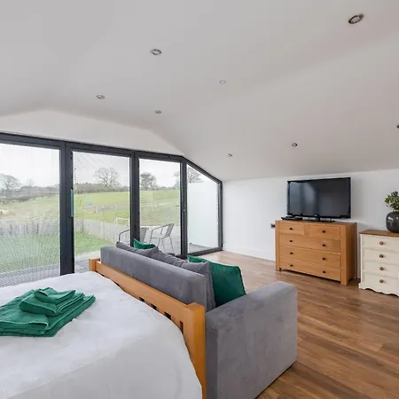 Jenny's Barn - Sleeping 9, Dog Friendly בית נופש Staveley (Yorkshire)