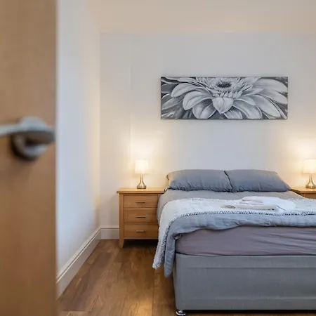 Jenny's Barn - Sleeping 9, Dog Friendly Staveley (Yorkshire)