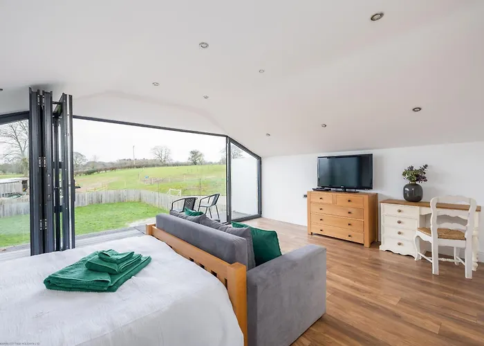 Jenny's Barn - Sleeping 9, Dog Friendly *