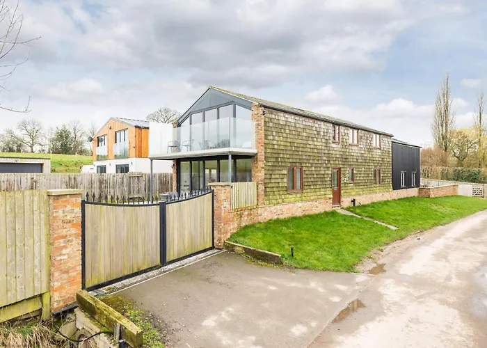 Jenny's Barn - Sleeping 9, Dog Friendly * Staveley (Yorkshire)