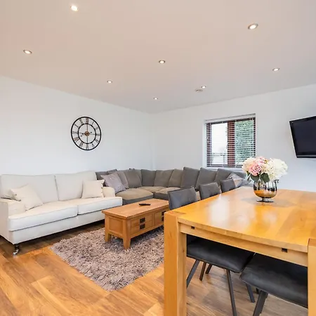 Jenny's Barn - Sleeping 9, Dog Friendly Holiday home